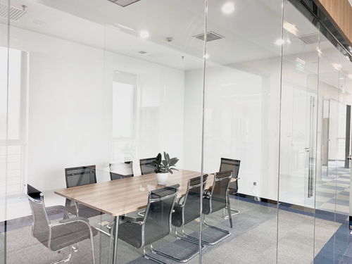 亦莊方正戶型，家具齊全臨近地鐵，辦公樓與化妝品租賃服務詳解